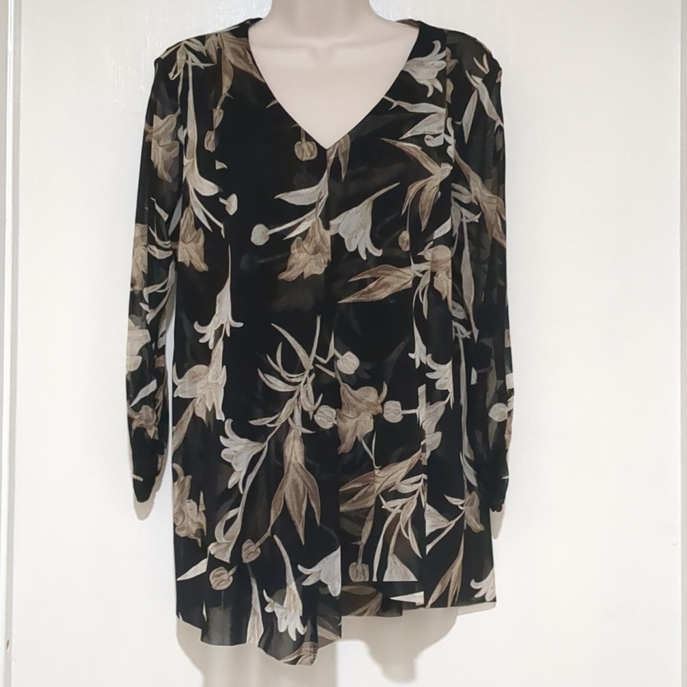 Alfani Drape-Front Woman’s Blouse Black And Beige Floral V-neck  size Medium
